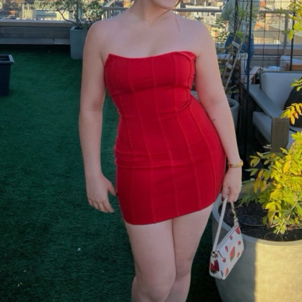 Elegant Red Strapless Dress